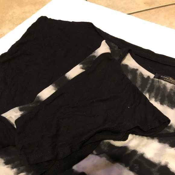 Plus Size Tiedyed Women’s Blouse - Picture 6 of 8